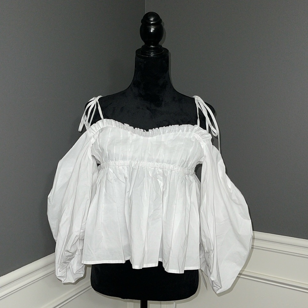 Intermix- The Garmet top